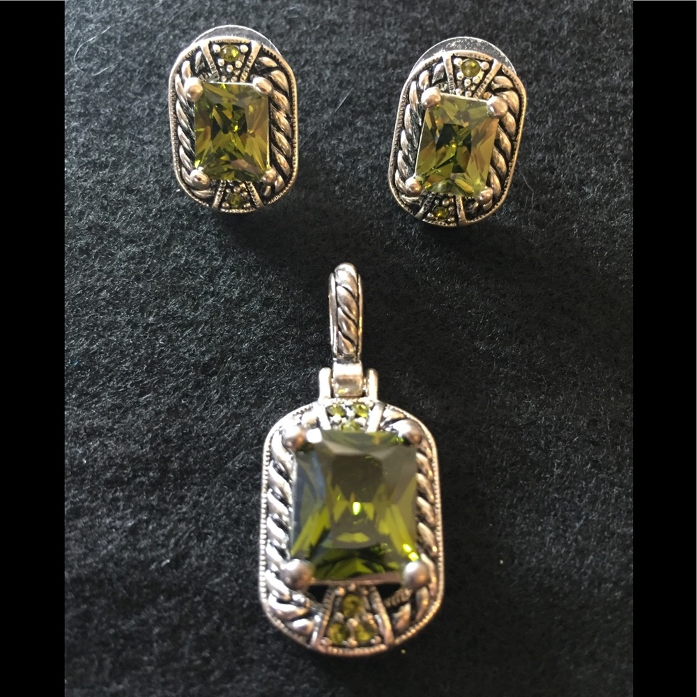 Jewelry Lot - Picture 2 of 7
